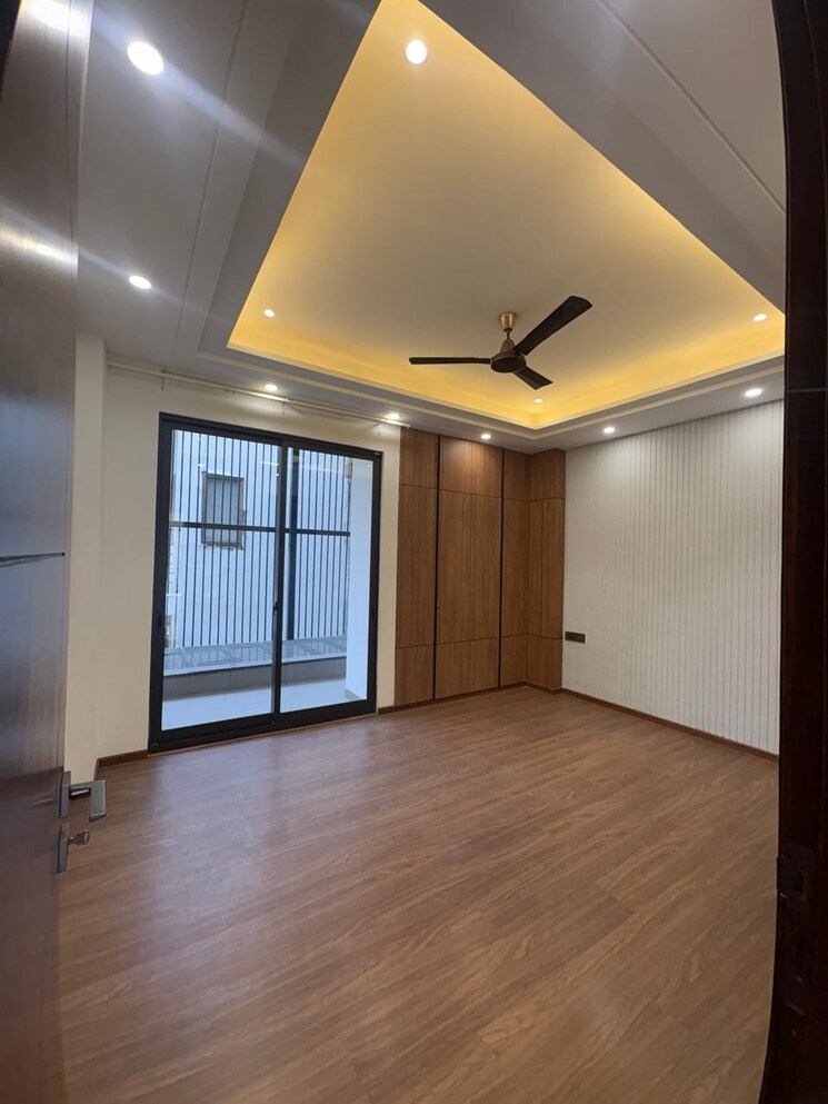 Room, dlf phase ii 3 Bedroom 215 Sq.Yd. Builder Floor In Dlf Phase ii Gurgaon 9418775