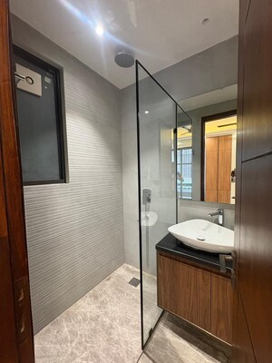 Bathroom in 3 BHK Builder Floor at Dlf Phase ii – for Rent