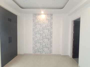 Room in 1 BHK Apartment at VVIP Homes, Gaur City 2 – for Sale