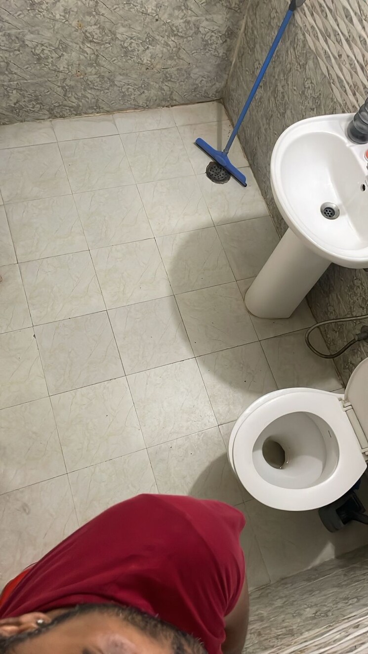 Bathroom, vvip-homes 1 Bedroom 680 Sq.Ft. Apartment In Gaur City 2 Greater Noida 9418780