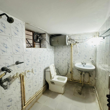 Team Area in 2 BHK Builder Floor at Malviya Nagar – for Rent