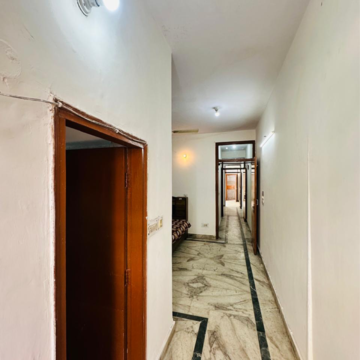 Building Lobby in 2 BHK Builder Floor at Malviya Nagar – for Rent