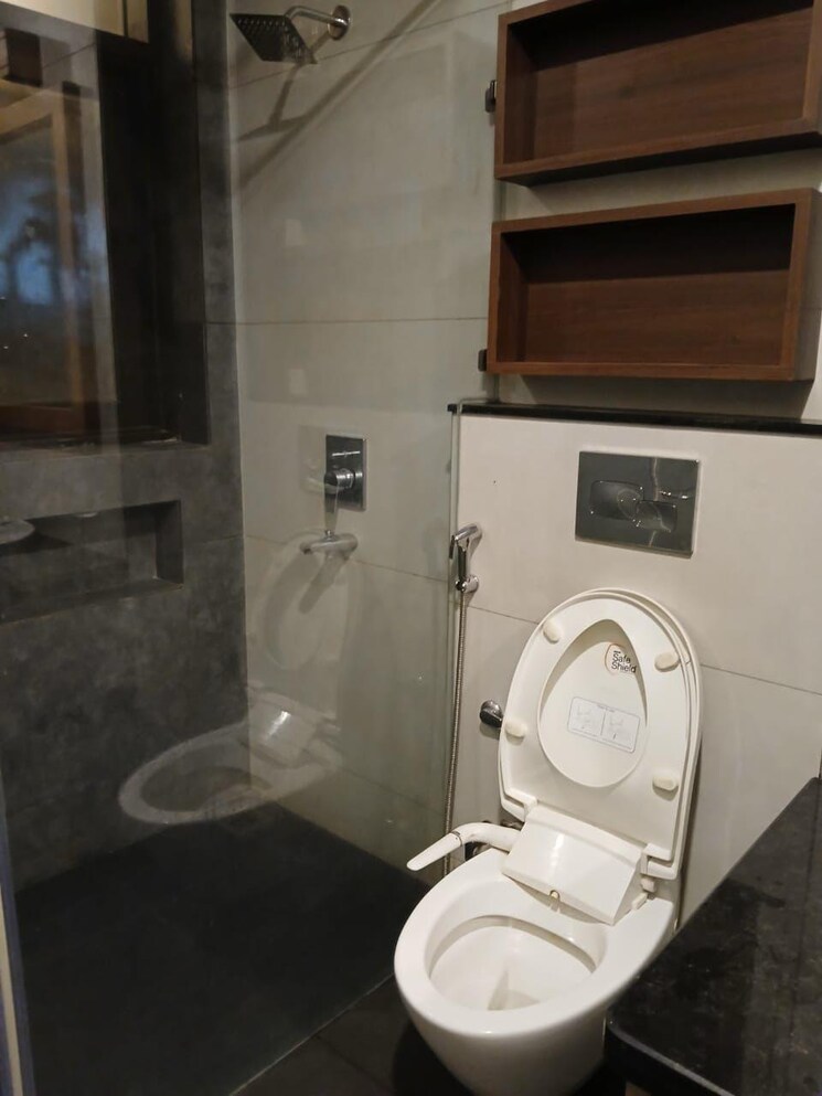 Bathroom, dlf phase ii 5 Bedroom 300 Sq.Yd. Independent House In Dlf Phase ii Gurgaon 9418795