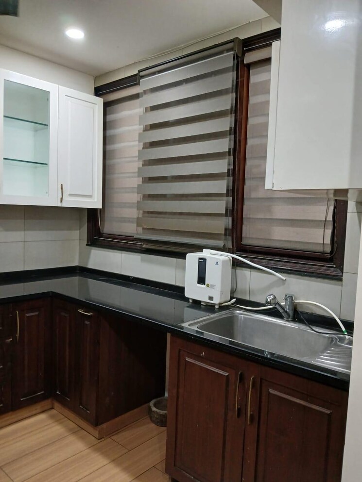 Kitchen, dlf phase ii 5 Bedroom 300 Sq.Yd. Independent House In Dlf Phase ii Gurgaon 9418795