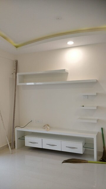 Room in 2 BHK Apartment at Meenakshi North Avenue, Thanisandra Main Road – for Rent