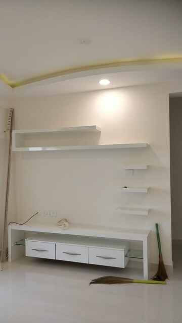 Room in 2 BHK Apartment at Meenakshi North Avenue, Thanisandra Main Road – for Rent