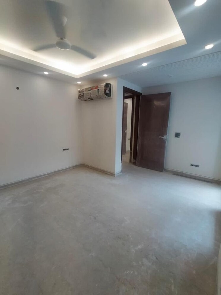 Master Bedroom, greater kailash i 3 Bedroom 2800 Sq.Ft. Builder Floor In Greater Kailash I Delhi 9418814