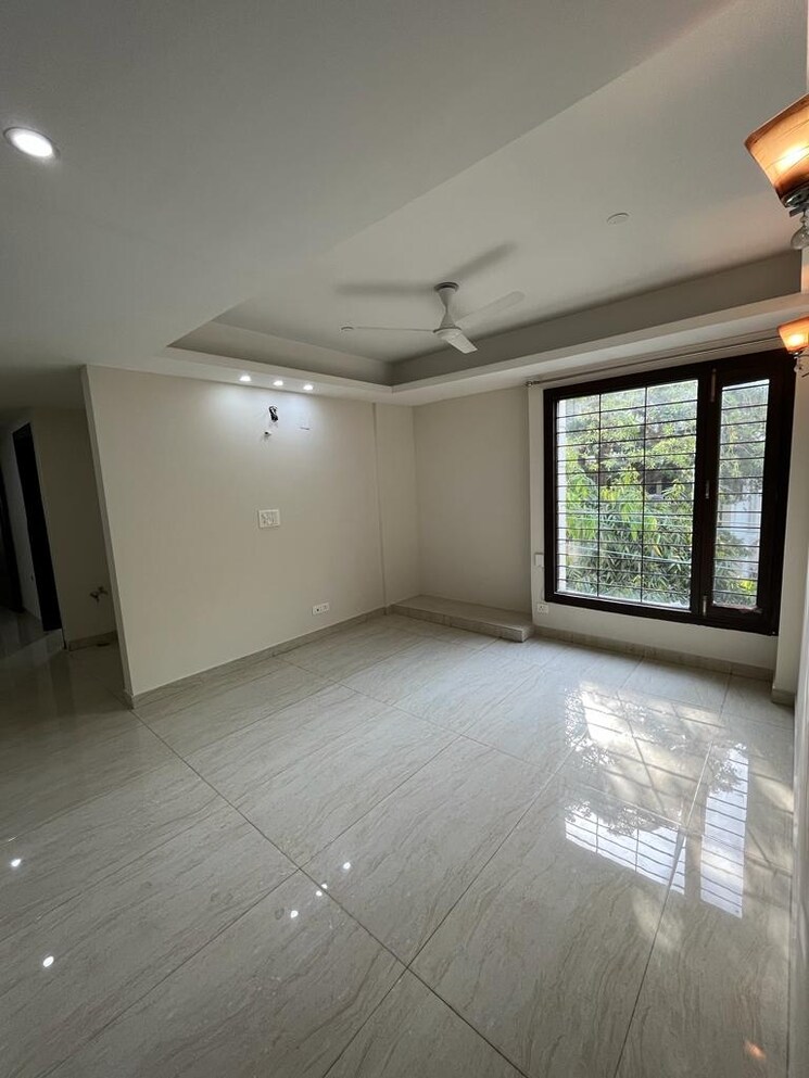 Living Room, greater kailash i 3 Bedroom 2700 Sq.Ft. Builder Floor In Greater Kailash I Delhi 9418843