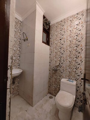 Bathroom in 1 BHK Builder Floor at Saket – for Rent