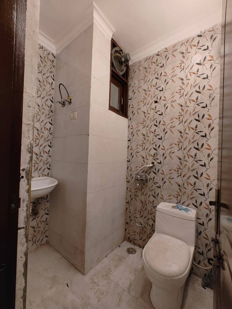 Bathroom, saket 1 Bedroom 100 Sq.Yd. Builder Floor In Saket Delhi 9418844