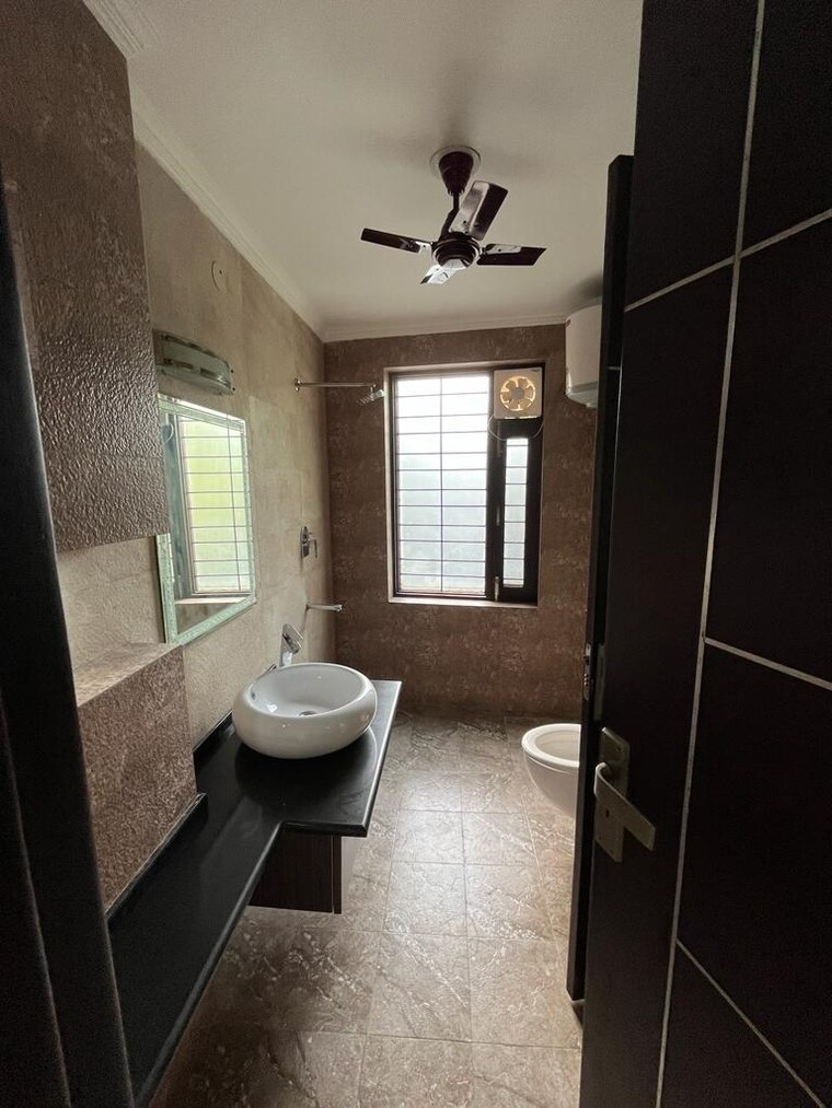 Attached Bathroom, greater kailash i 3 Bedroom 2700 Sq.Ft. Builder Floor In Greater Kailash I Delhi 9418849