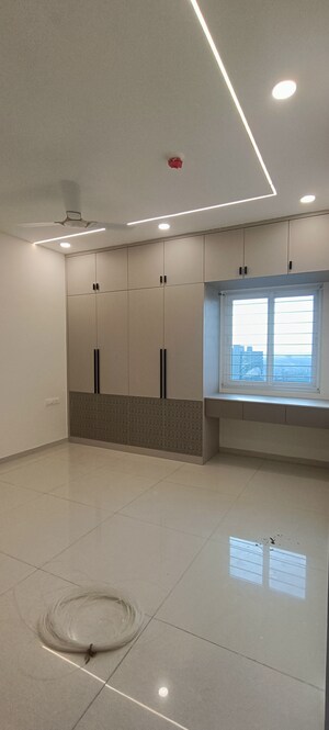 Room in 2 BHK Apartment at Rajapushpa Provincia, Narsingi – for Rent