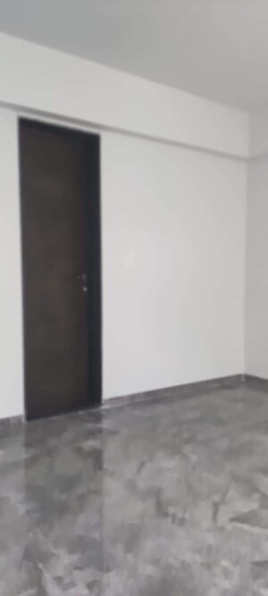 Room in 3 BHK Apartment at Shubh Gateway, Viman Nagar – for Rent