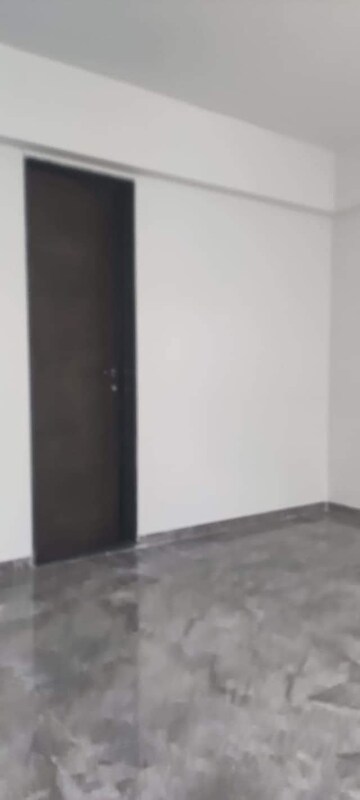 Room in 3 BHK Apartment at Shubh Gateway, Viman Nagar – for Rent