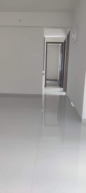 Room in 3 BHK Apartment at Shubh Gateway, Viman Nagar – for Rent