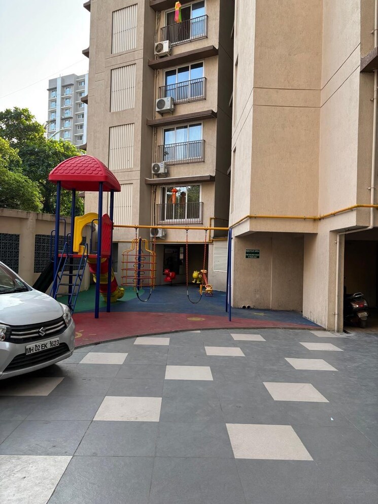  Parking, bajaj-emerald 3 Bedroom 910 Sq.Ft. Apartment In Andheri East Mumbai 9418893