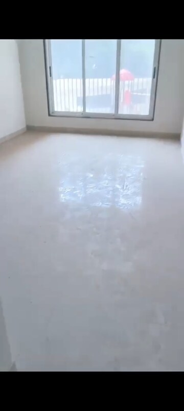 Room in 3 BHK Apartment at Bajaj Emerald, Andheri East – for Rent