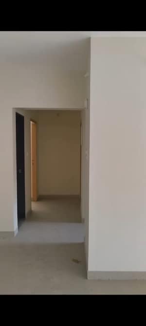 Room in 3 BHK Apartment at Bajaj Emerald, Andheri East – for Rent