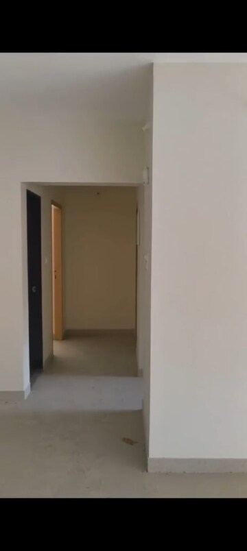 Room in 3 BHK Apartment at Bajaj Emerald, Andheri East – for Rent