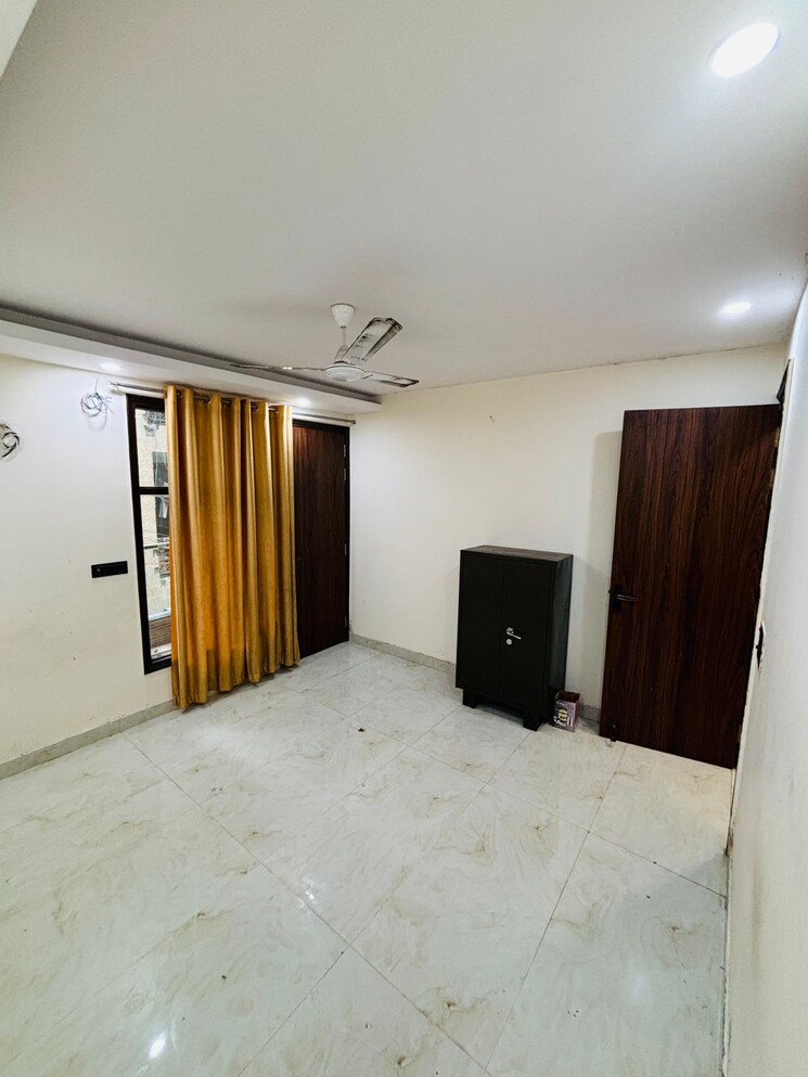 Room, mayur vihar phase 1 2 Bedroom 950 Sq.Ft. Builder Floor In Mayur Vihar Phase 1 Delhi 9418891