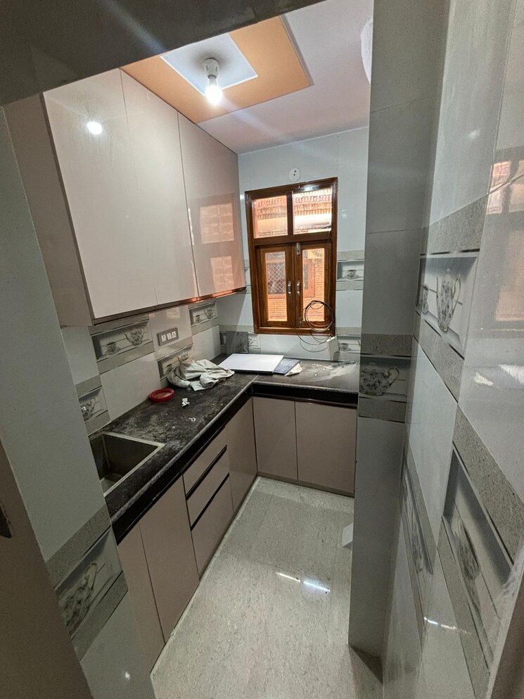 Kitchen, mayur vihar phase 1 2 Bedroom 650 Sq.Ft. Builder Floor In Mayur Vihar Phase 1 Delhi 9418905