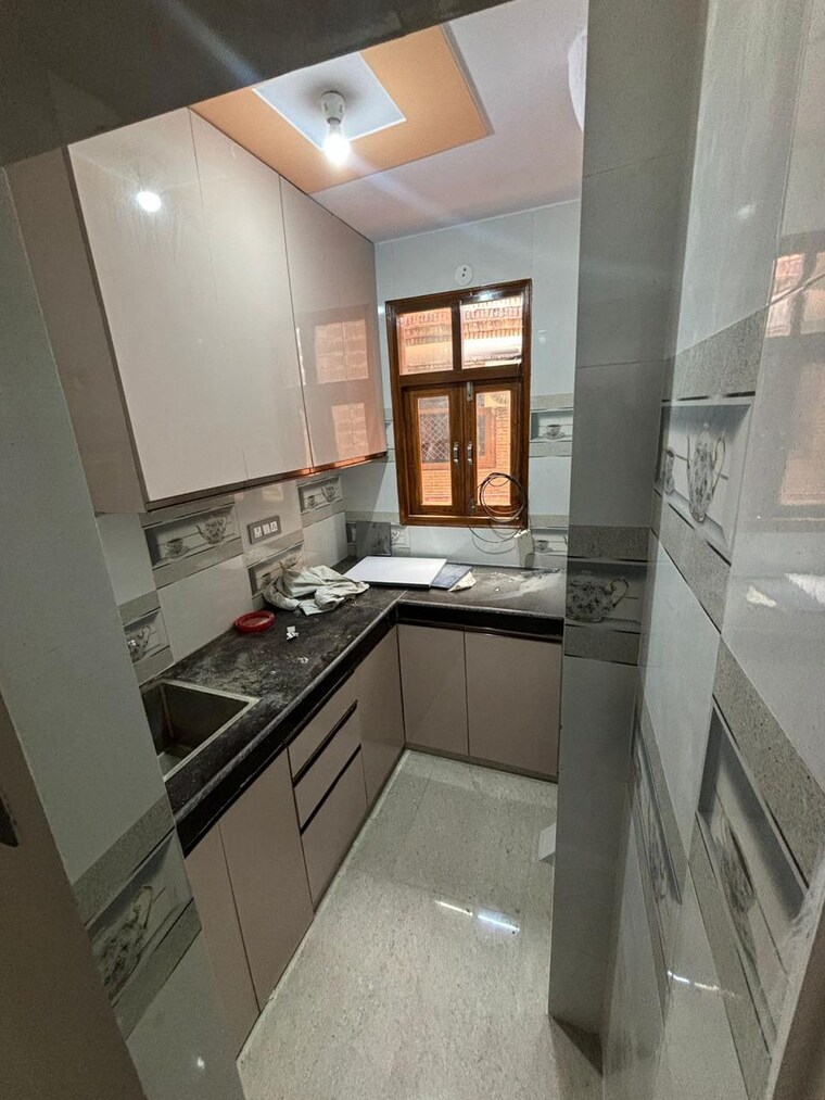 Kitchen, mayur vihar phase 1 2 Bedroom 650 Sq.Ft. Builder Floor In Mayur Vihar Phase 1 Delhi 9418905