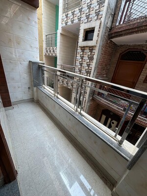Balcony in 2 BHK Builder Floor at Mayur Vihar Phase 1 – for Rent