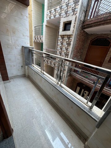 Balcony in 2 BHK Builder Floor at Mayur Vihar Phase 1 – for Rent