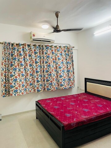 Bedroom in 2 BHK Apartment at Sheth Vasant Oasis, Andheri East – for Rent