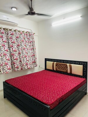 Bedroom in 2 BHK Apartment at Sheth Vasant Oasis, Andheri East – for Rent