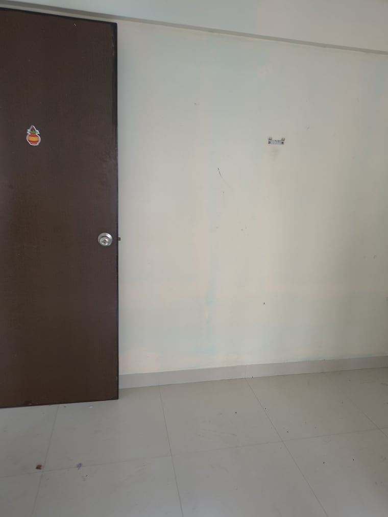 Room, equinox-business-park 1 Bedroom 300 Sq.Ft. Apartment In Kurla West Mumbai 9418904