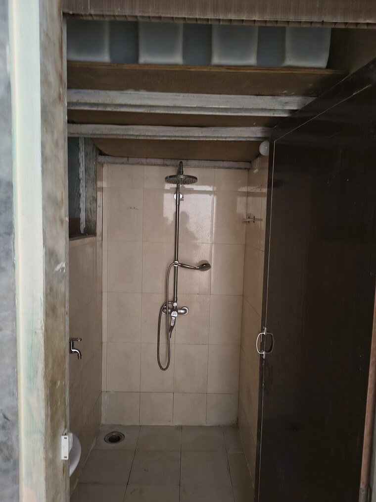 Bathroom, equinox-business-park 1 Bedroom 300 Sq.Ft. Apartment In Kurla West Mumbai 9418904