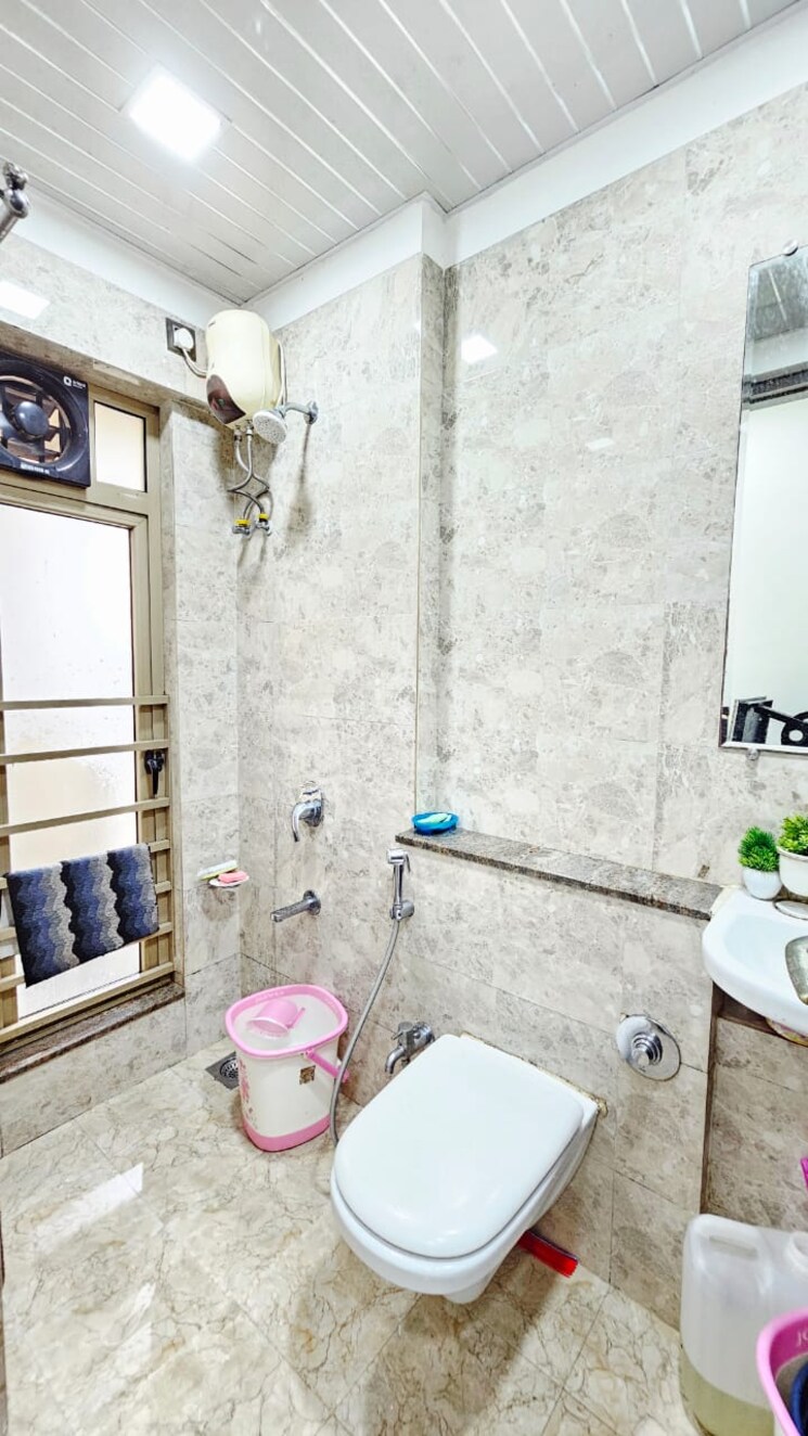 Bathroom, sheth-vasant-blossom 2.5 Bedroom 850 Sq.Ft. Apartment In Marol Mumbai 9418916