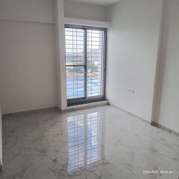 Room in 2 BHK Apartment at Majestique Towers, Kharadi – for Rent