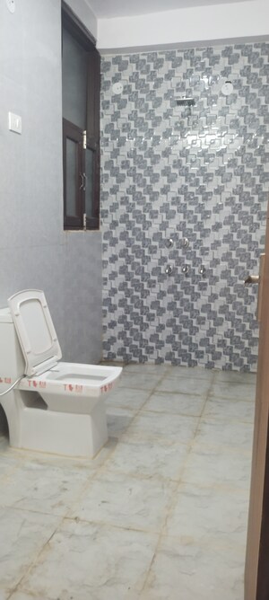 Bathroom in 3 BHK Builder Floor at Mayur Vihar Phase 1 – for Sale