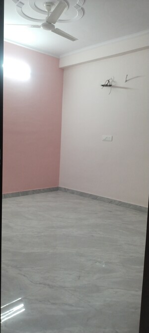 Room in 3 BHK Builder Floor at Mayur Vihar Phase 1 – for Sale