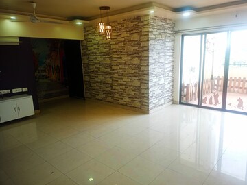 Room in 3 BHK Apartment at B.U.Bhandari Everglade, Kharadi – for Rent