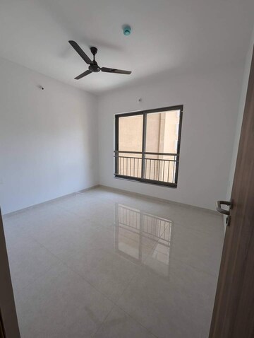Room in 2 BHK Apartment at Pride World City, Charholi Budruk – for Rent