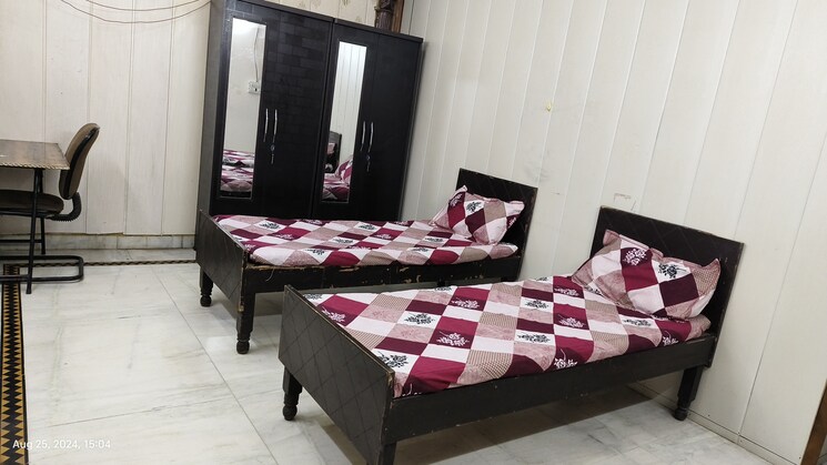 Bedroom, sector 30 Pg For Girls In Sector 30 9418989