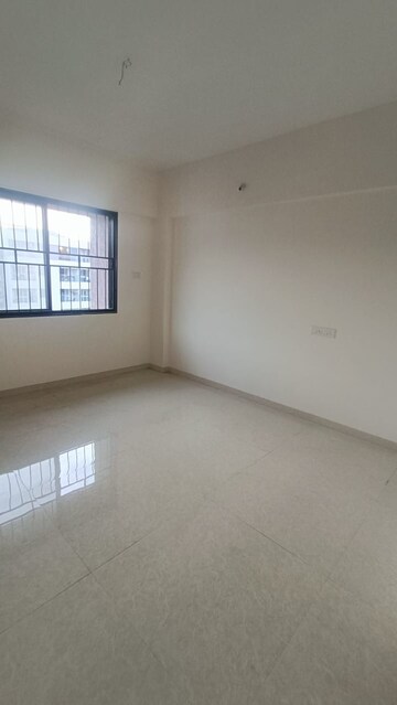 Room in 2.5 BHK Apartment at Kohinoor Viva City, Dhanori – for Rent