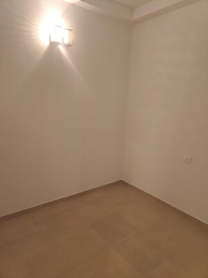 Room in 3 BHK Apartment at Prestige North Point, Kammanahalli – for Rent