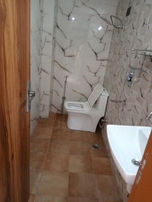 Bathroom in 1 BHK Builder Floor at Neb Sarai – for Rent