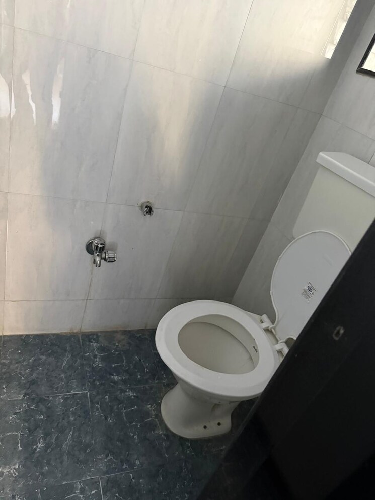Bathroom, creative-industrial-estate Commercial Office Space 700 Sq.Ft. In Worli Mumbai 9419033