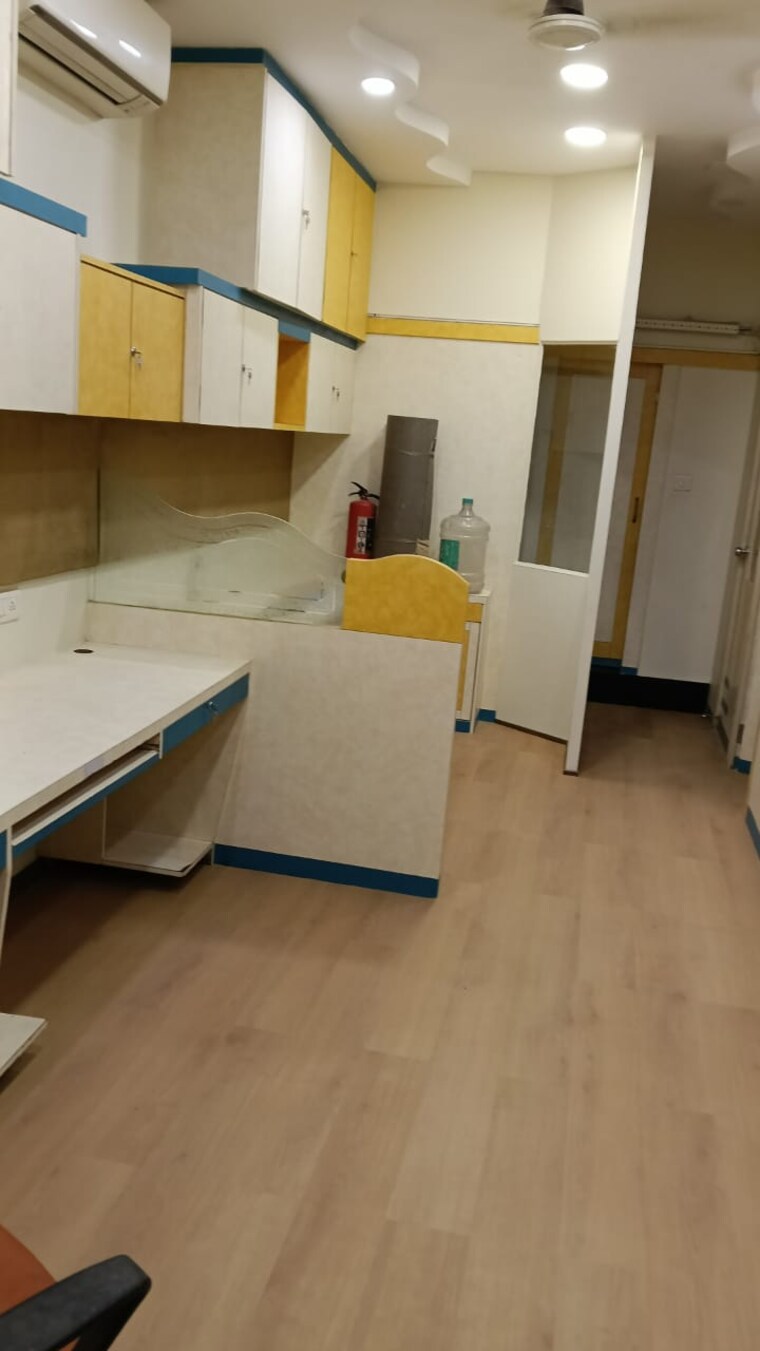 Team Area, creative-industrial-estate Commercial Office Space 700 Sq.Ft. In Worli Mumbai 9419033