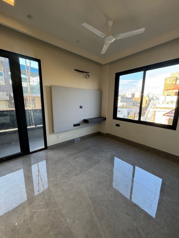 Room, anuradha-apartments-cghs 3 Bedroom 1300 Sq.Ft. Apartment In Paschim Vihar Delhi 9419041