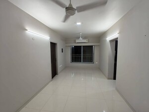 2 BHK Apartment For Rent in Harasiddh Viraaj, Malad East