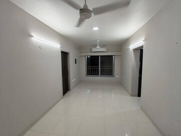 2 BHK Apartment For Rent in Harasiddh Viraaj, Malad East