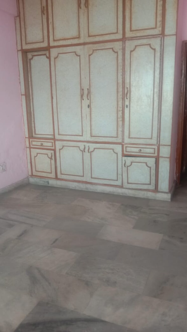 Room, tulip-mall 2 Bedroom 950 Sq.Ft. Builder Floor In Sector 46 Noida 9419075