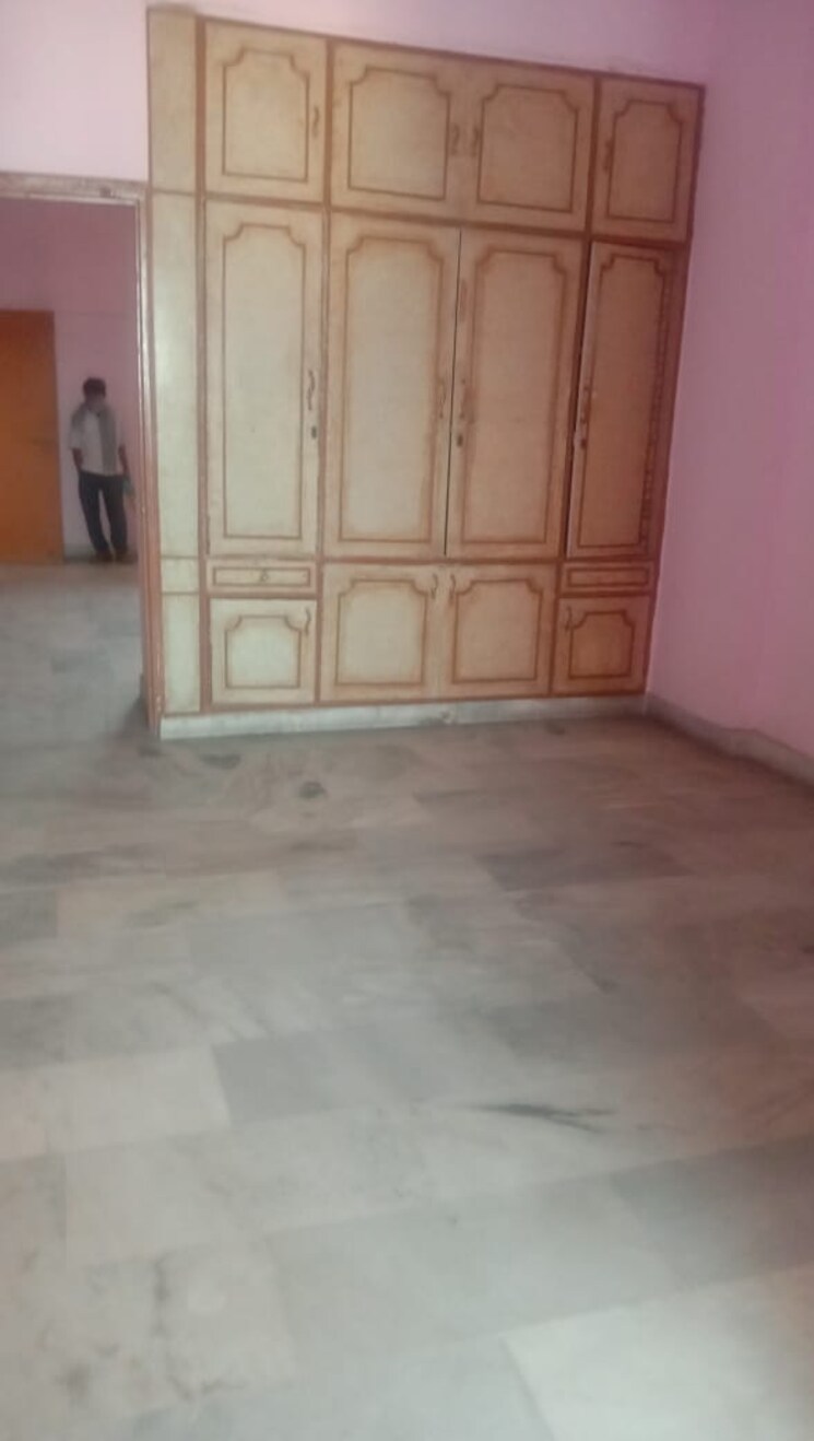 Room, tulip-mall 2 Bedroom 950 Sq.Ft. Builder Floor In Sector 46 Noida 9419075