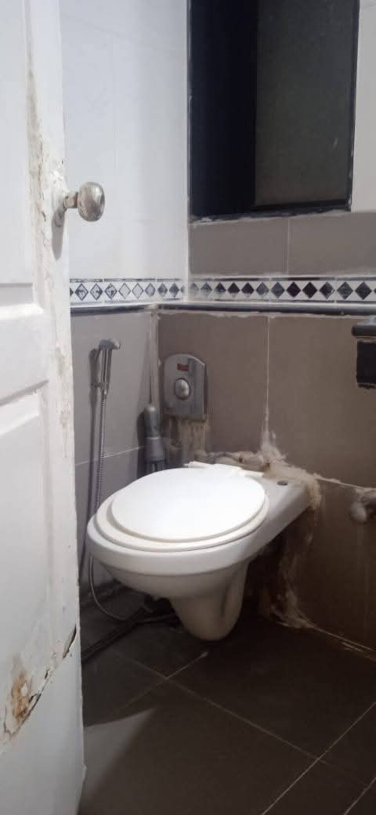 Bathroom, sangam-chs 3 Bedroom 1600 Sq.Ft. Apartment In Goregaon East Mumbai 9419084